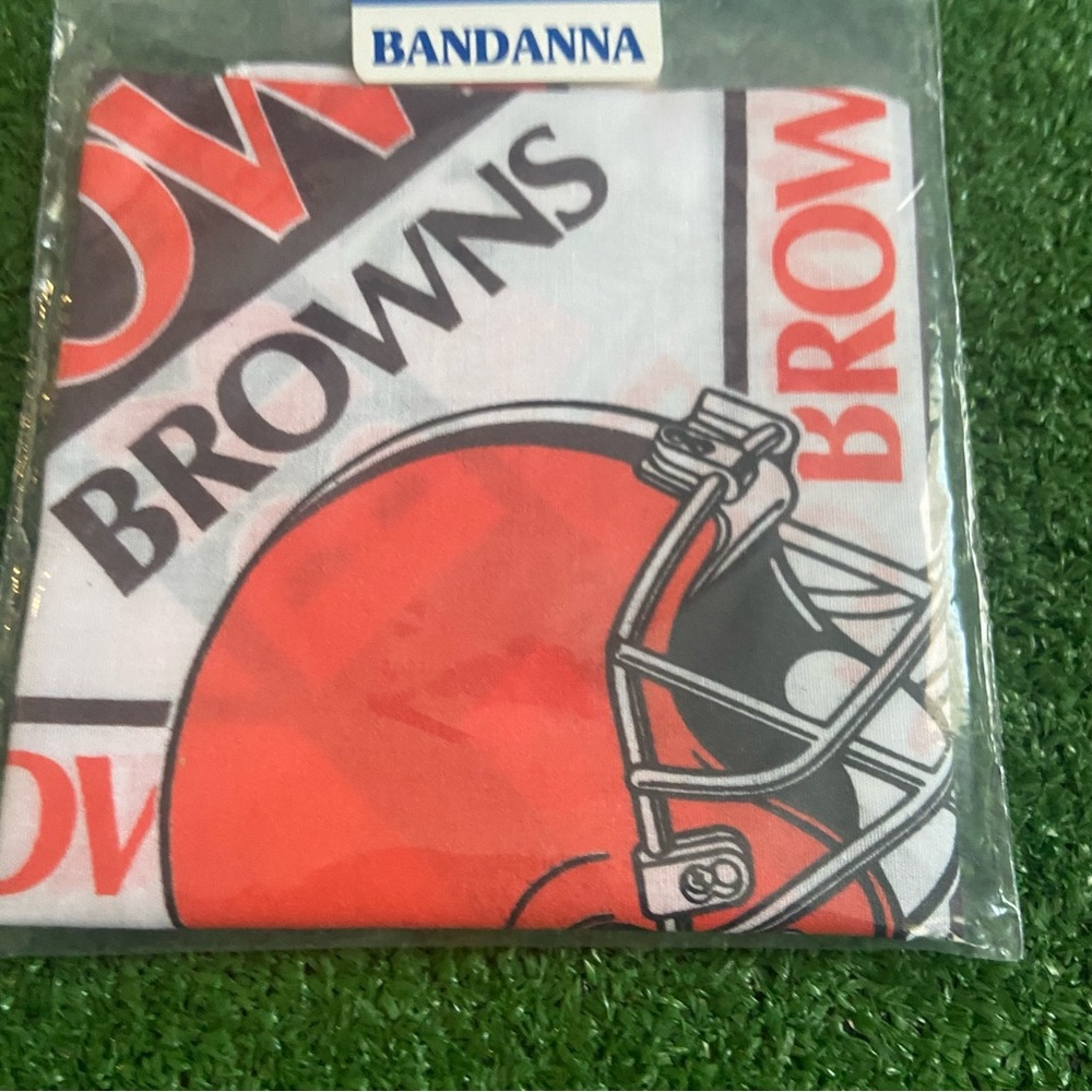New With Tags Vintage Cleveland Browns All Over Print Bandanna - Picture 2 of 3